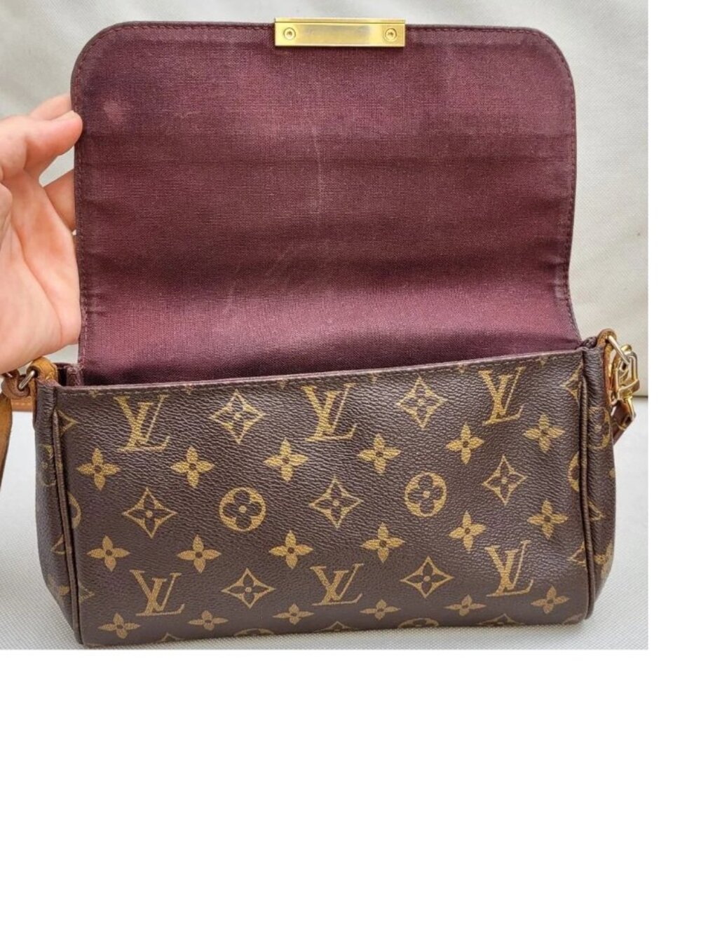 LOUIS VUITTON Favorite MM Monogram Bag - Picture 2 of 16